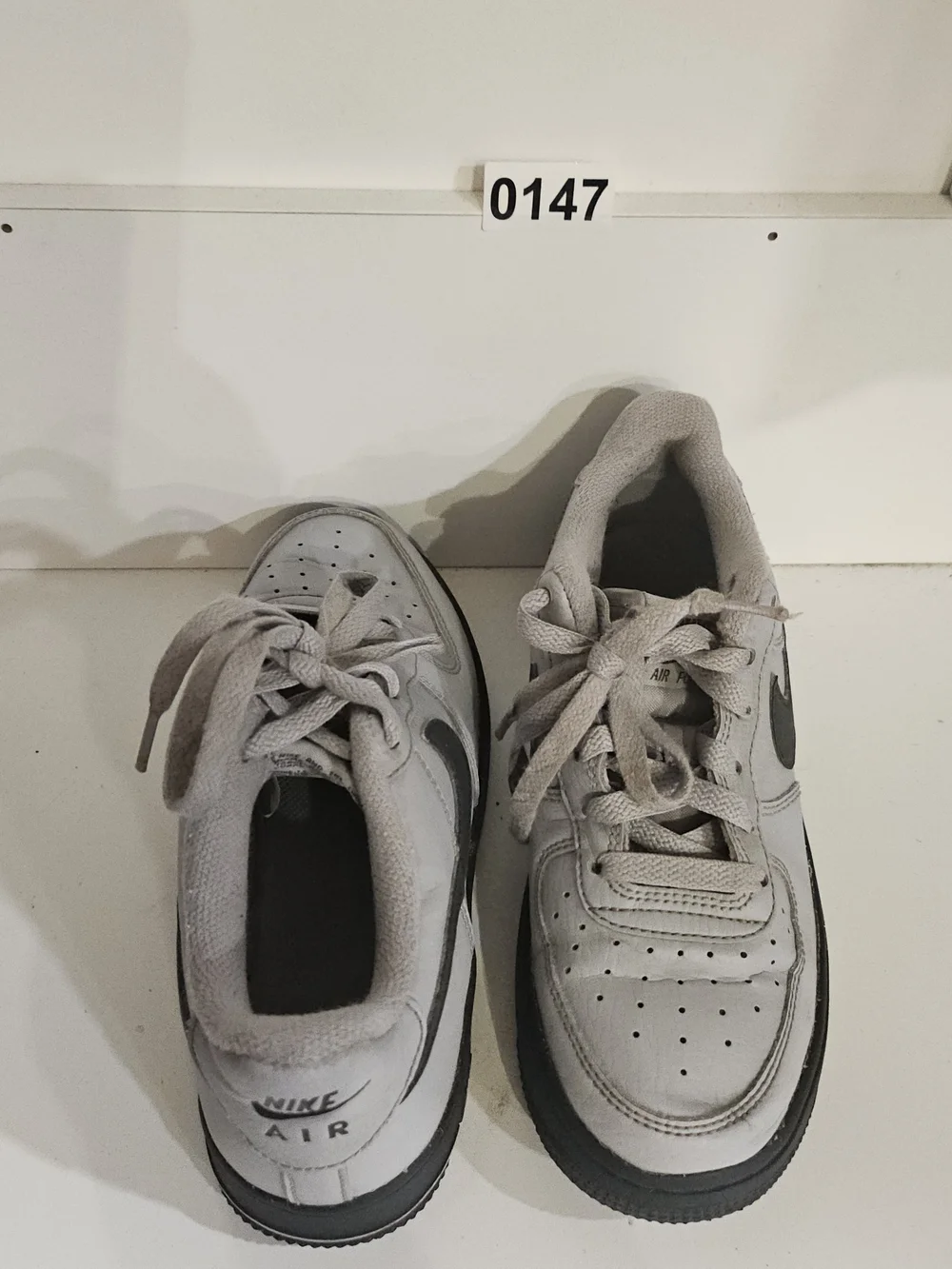 Nike Gray & Black Low-Top Sneakers - 147